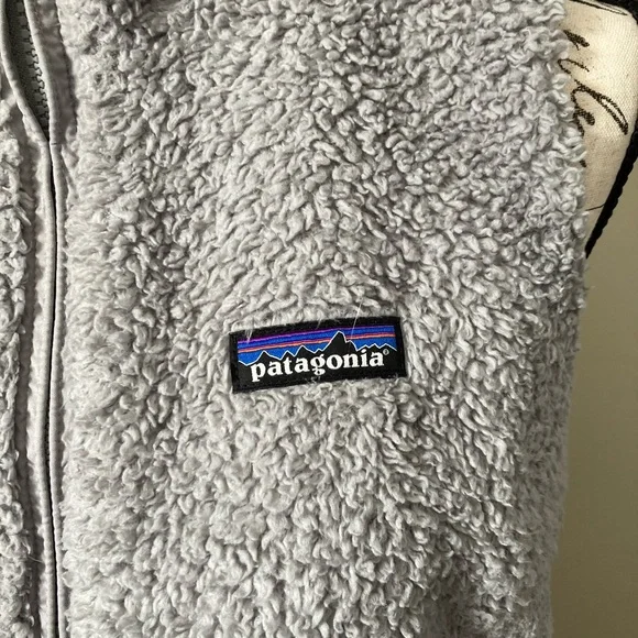 Patagonia women’s grey full zip vest, size large - Picture 5 of 8